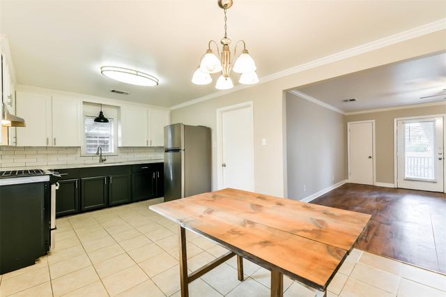 2707 Stadium Drive, Alvin, TX 77511