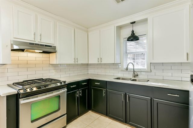 2707 Stadium Drive, Alvin, TX 77511
