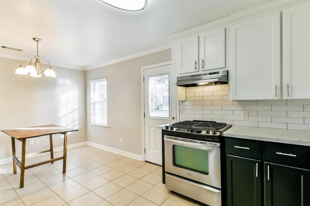 2707 Stadium Drive, Alvin, TX 77511