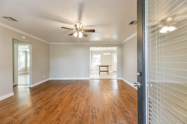 2707 Stadium Drive, Alvin, TX 77511
