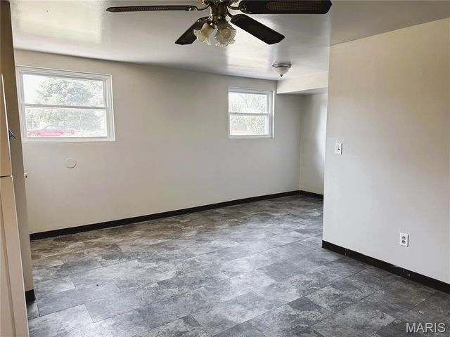 52 Villa Dr Drive, Granite City, IL 62040