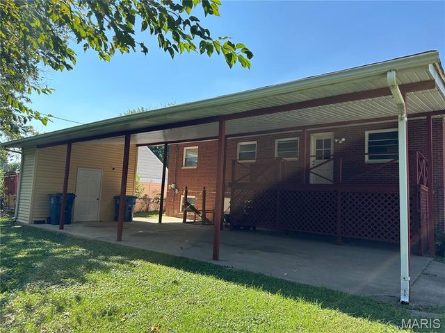 52 Villa Dr Drive, Granite City, IL 62040