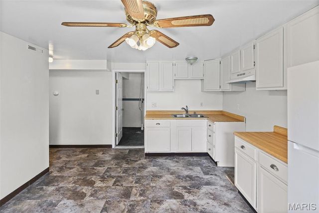 52 Villa Dr Drive, Granite City, IL 62040