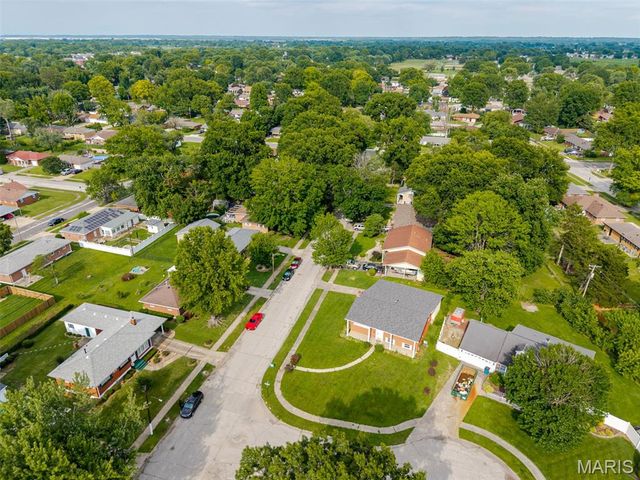 52 Villa Dr Drive, Granite City, IL 62040