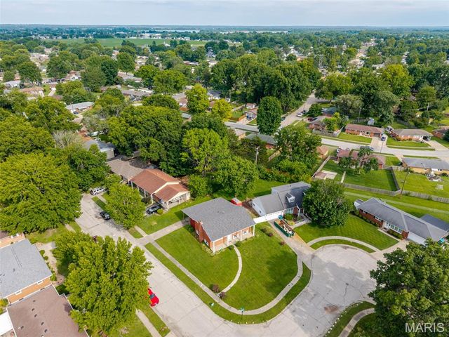 52 Villa Dr Drive, Granite City, IL 62040