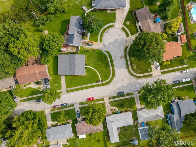 52 Villa Dr Drive, Granite City, IL 62040