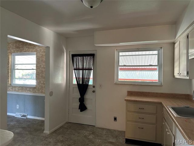 52 Villa Dr Drive, Granite City, IL 62040