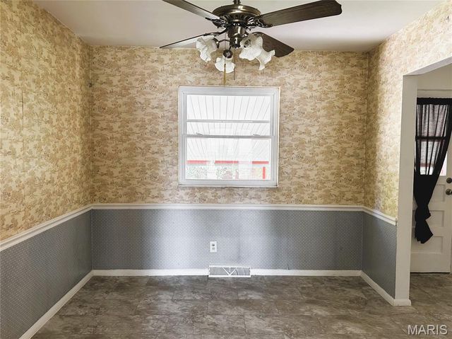 52 Villa Dr Drive, Granite City, IL 62040