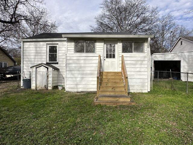 1011 Adair Ave, Columbia, TN 38401