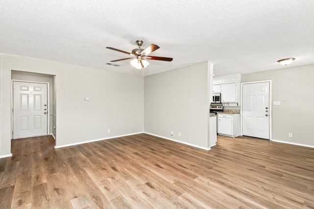 656 Sue Ann Lane, Burleson, TX 76028