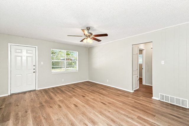 656 Sue Ann Lane, Burleson, TX 76028