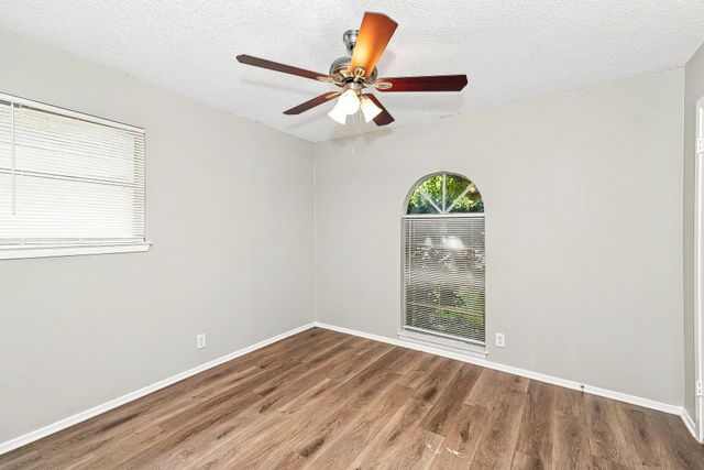 656 Sue Ann Lane, Burleson, TX 76028