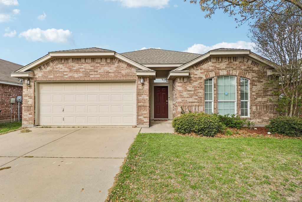 8221 Mule Deer Run, Fort Worth, TX 76179