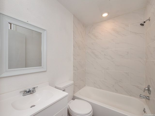 1051 Fitch St, San Antonio, TX 78211