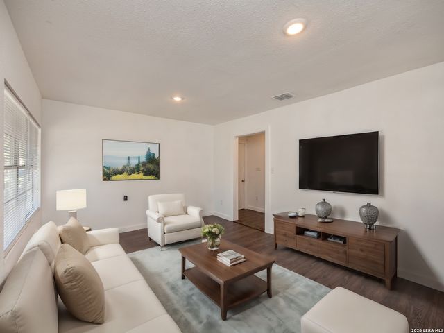 1051 Fitch St, San Antonio, TX 78211