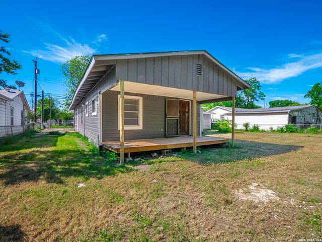 1051 Fitch St, San Antonio, TX 78211