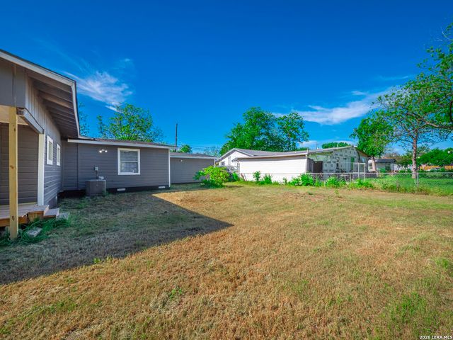 1051 Fitch St, San Antonio, TX 78211