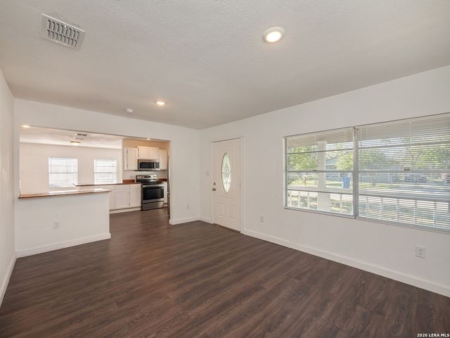 1051 Fitch St, San Antonio, TX 78211