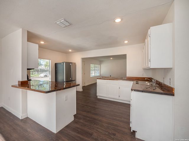 1051 Fitch St, San Antonio, TX 78211