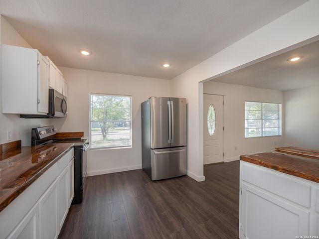 1051 Fitch St, San Antonio, TX 78211