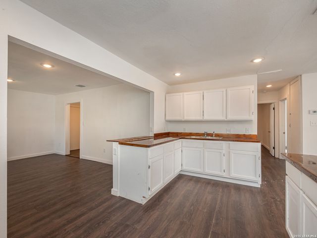 1051 Fitch St, San Antonio, TX 78211