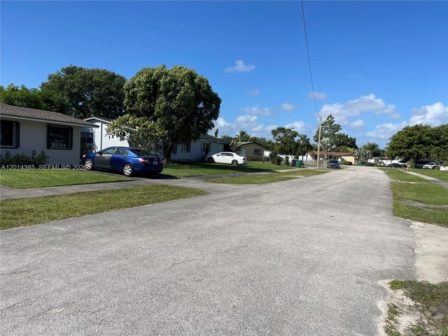 9711 SW 162nd St, Miami, FL 33157