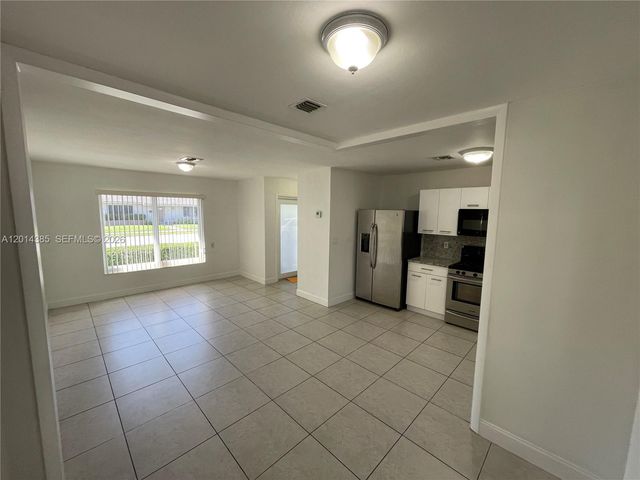 9711 SW 162nd St, Miami, FL 33157