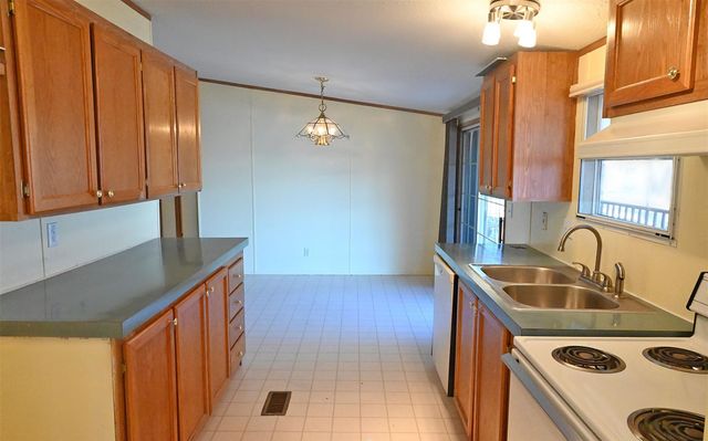 114 Shady Circle DR, Sunrise Beach Village, TX 78643