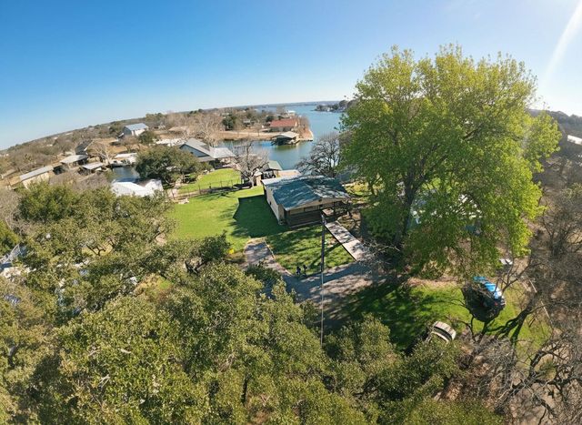 114 Shady Circle DR, Sunrise Beach Village, TX 78643