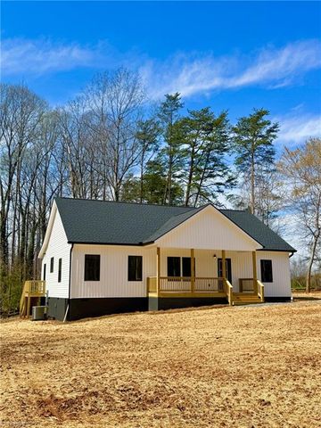 1532 Harvest Drive, Winston-salem, NC 27101