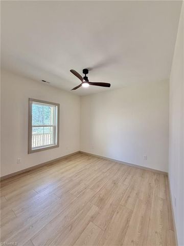 1532 Harvest Drive, Winston-salem, NC 27101