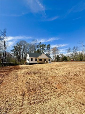 1532 Harvest Drive, Winston-salem, NC 27101