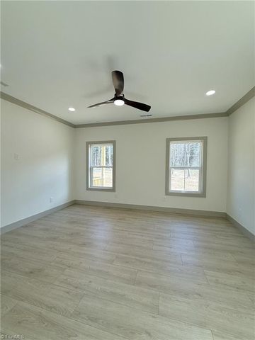 1532 Harvest Drive, Winston-salem, NC 27101