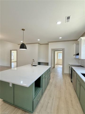 1532 Harvest Drive, Winston-salem, NC 27101