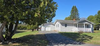 33 Lynwood Drive, Derby, VT 05829