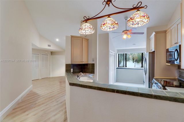 101 Sea Oats Dr H, Juno Beach, FL 33408