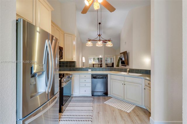 101 Sea Oats Dr H, Juno Beach, FL 33408