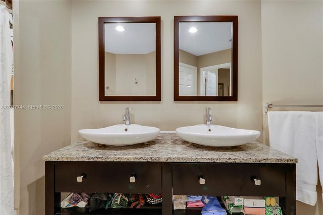 101 Sea Oats Dr H, Juno Beach, FL 33408