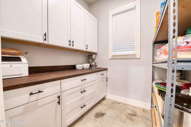 301 Summer Oaks Drive, Lamar, MS 38642