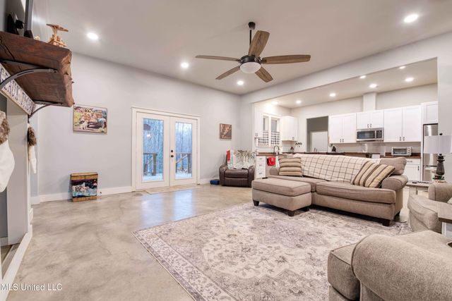 301 Summer Oaks Drive, Lamar, MS 38642