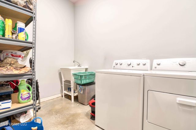 301 Summer Oaks Drive, Lamar, MS 38642