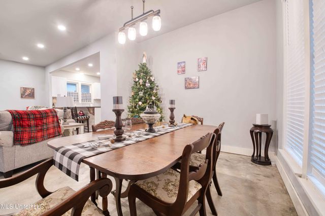 301 Summer Oaks Drive, Lamar, MS 38642