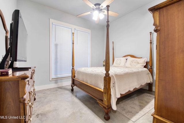 301 Summer Oaks Drive, Lamar, MS 38642