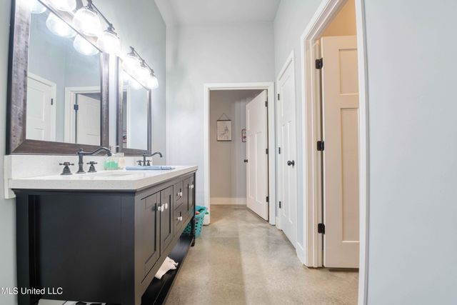 301 Summer Oaks Drive, Lamar, MS 38642