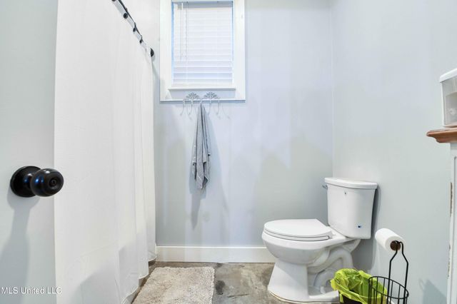 301 Summer Oaks Drive, Lamar, MS 38642