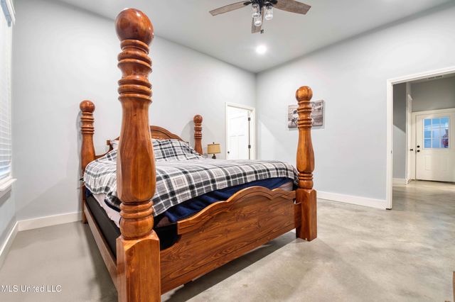 301 Summer Oaks Drive, Lamar, MS 38642