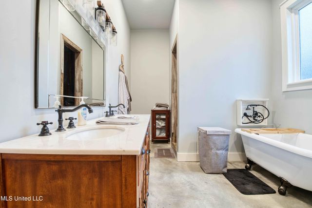 301 Summer Oaks Drive, Lamar, MS 38642