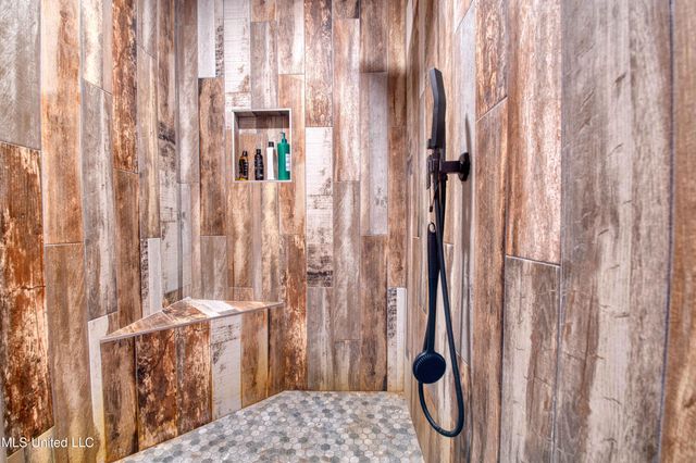 301 Summer Oaks Drive, Lamar, MS 38642