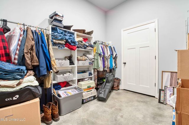 301 Summer Oaks Drive, Lamar, MS 38642