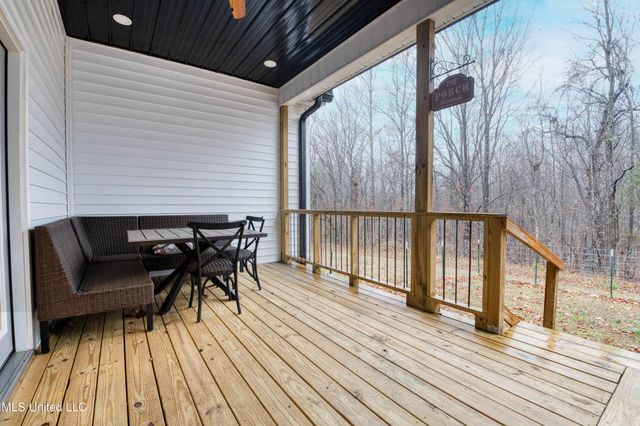 301 Summer Oaks Drive, Lamar, MS 38642